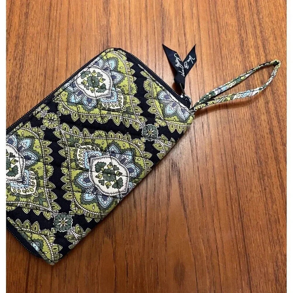 Vera Bradley Large Cambridge Zip Blue/Green Wallet 8 Inch Pristine Condition - Picture 7 of 7